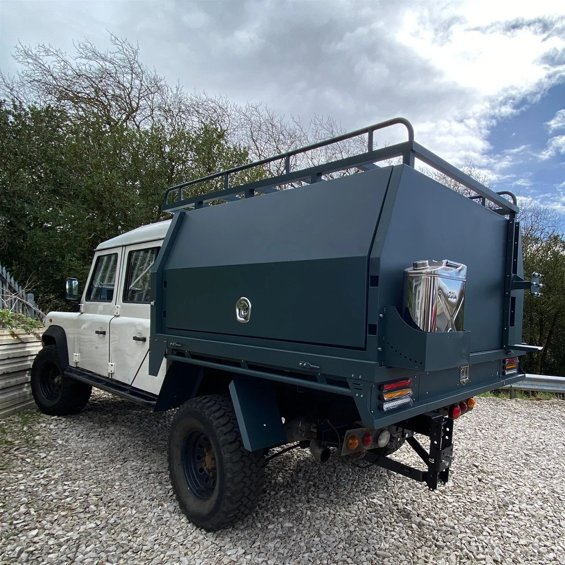 Expedition Pickup Replacement Flatbed with 2 Berth Camping Pod