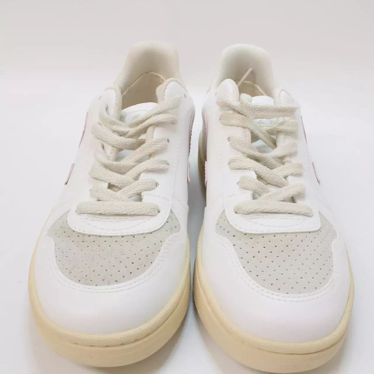 Veja V10 White White Petal F Trainers