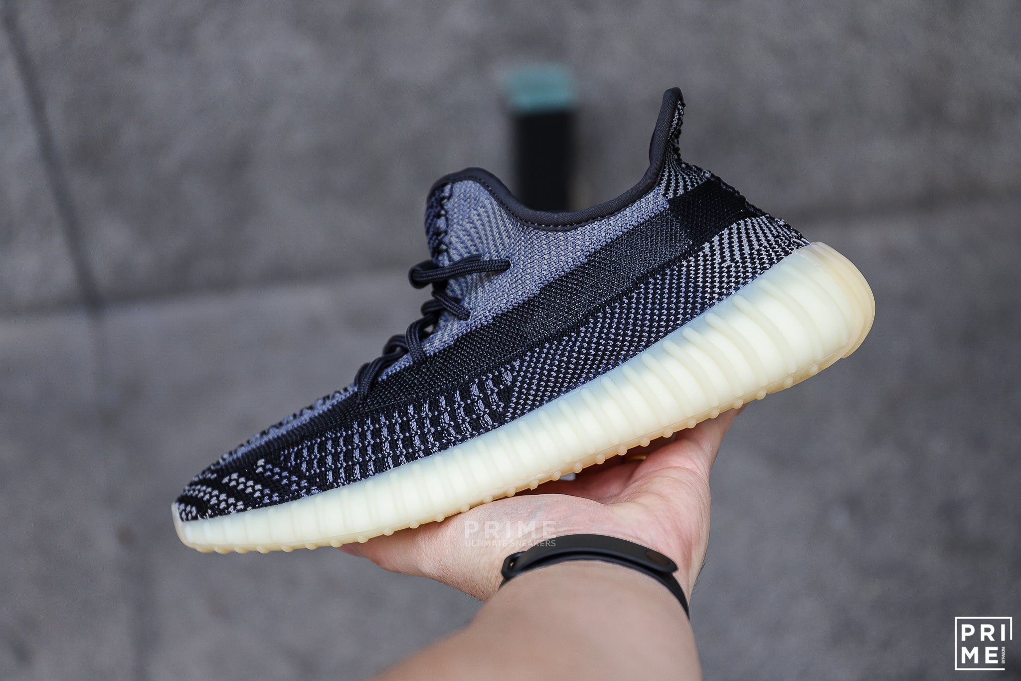 Yeezy 350 v.2 CARBON (Fz5000)