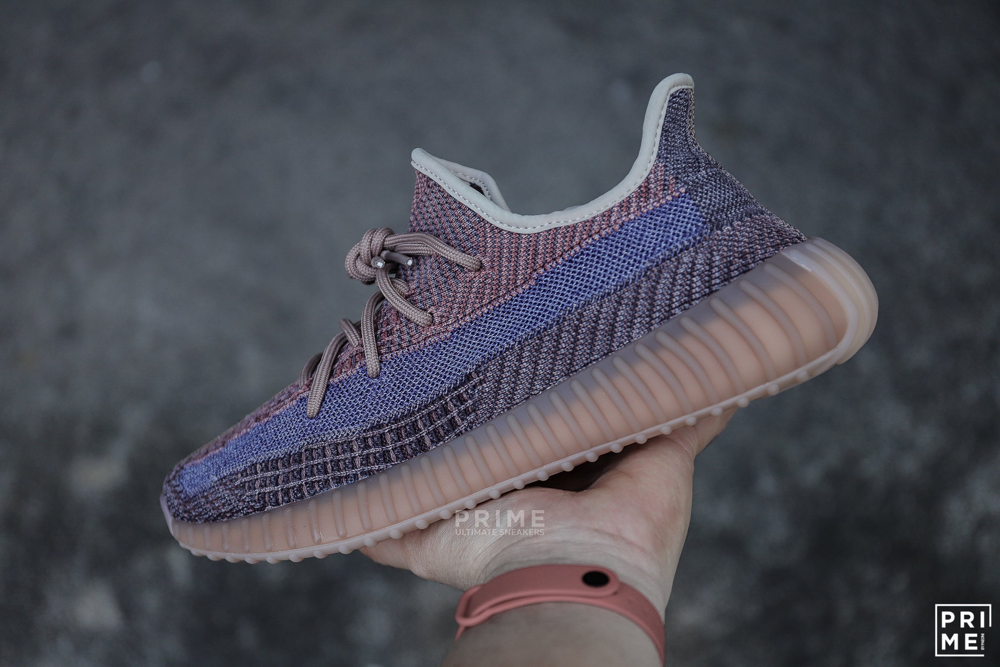 Yeezy 350 V2. FADE (H02795)