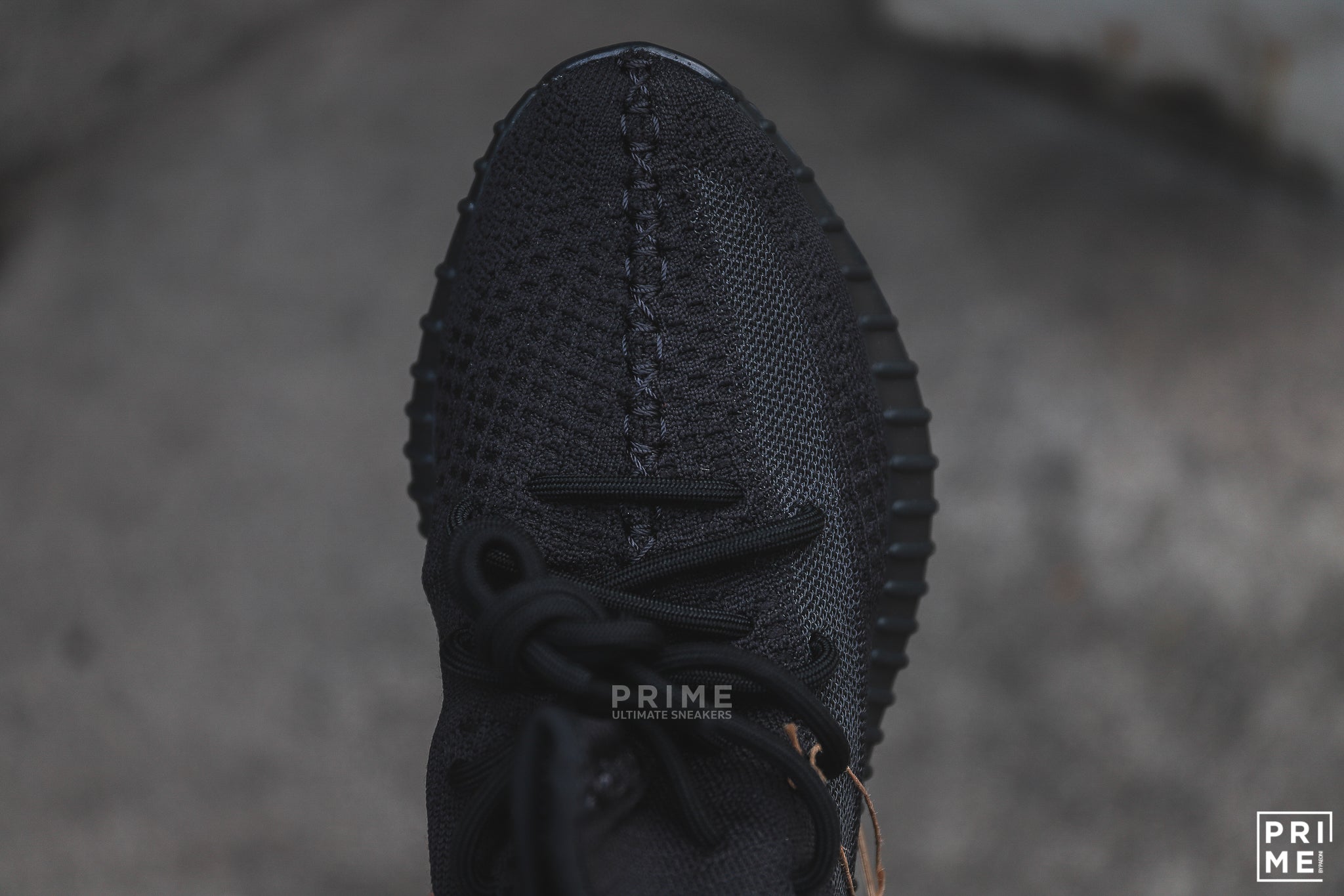 Yeezy 350 V2 ONYX (HQ4540)